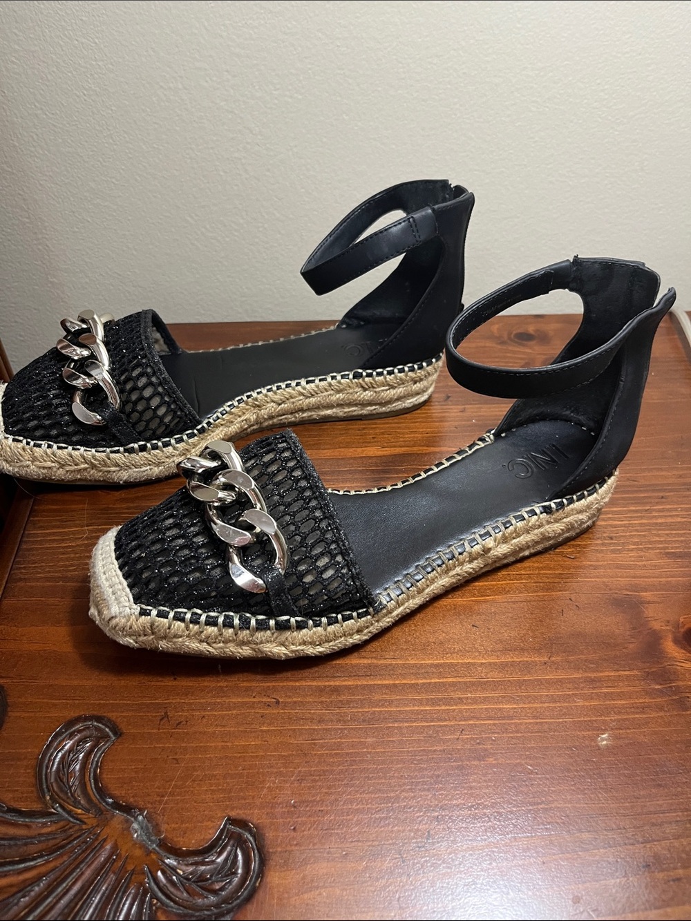Inc sandals size 8 - Picture 3 of 5